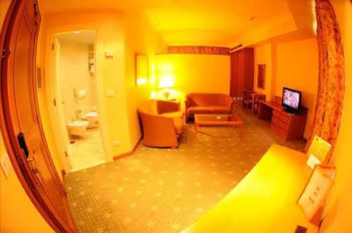 Zalqa Promenade Hotel מראה חיצוני תמונה